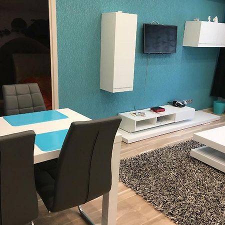 Igenyes Lakas Apartment Сегед Екстериор снимка