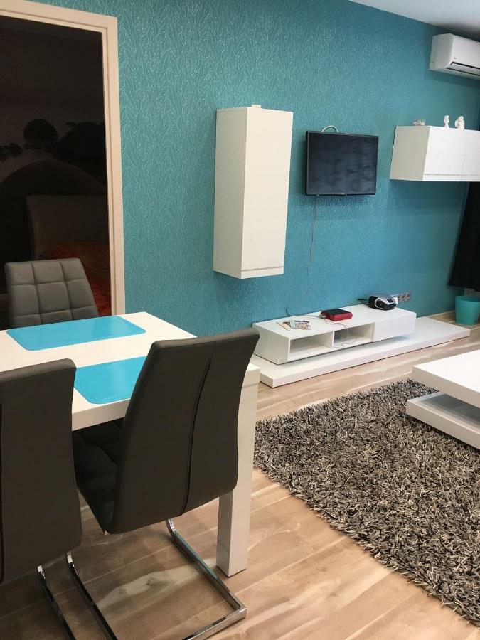 Igenyes Lakas Apartment Сегед Екстериор снимка